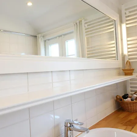 Am Friedrichshain Mit Wlan Und Parkplatz Fuer 4 Personen, Westerland, Haderslebener Strasse 18b *