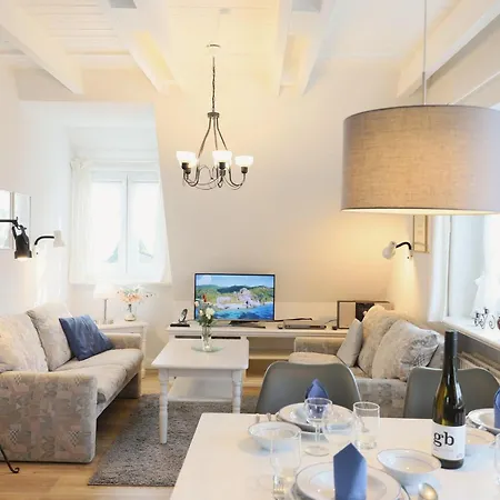 Friedrichshain Apartment: Central With Wi-fi And Parking